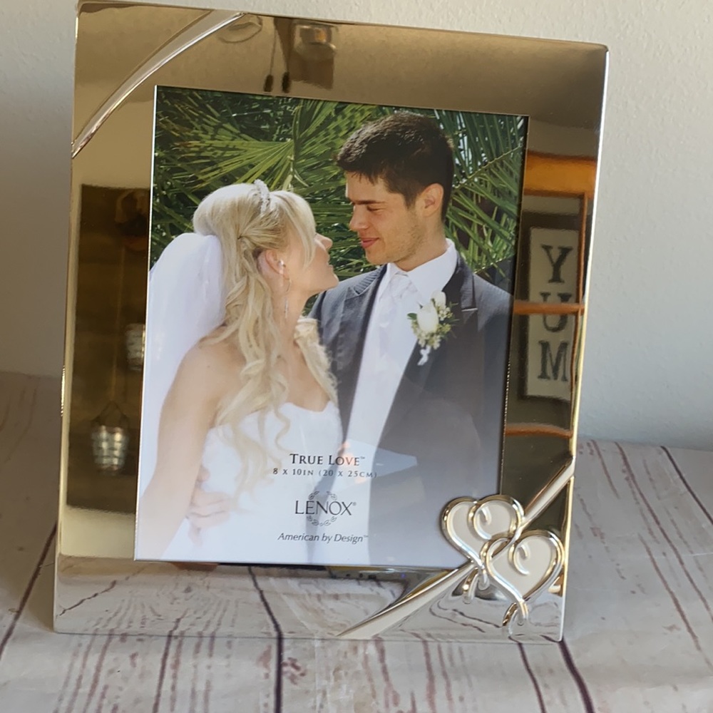 New LENOX 8X10 True Love frame